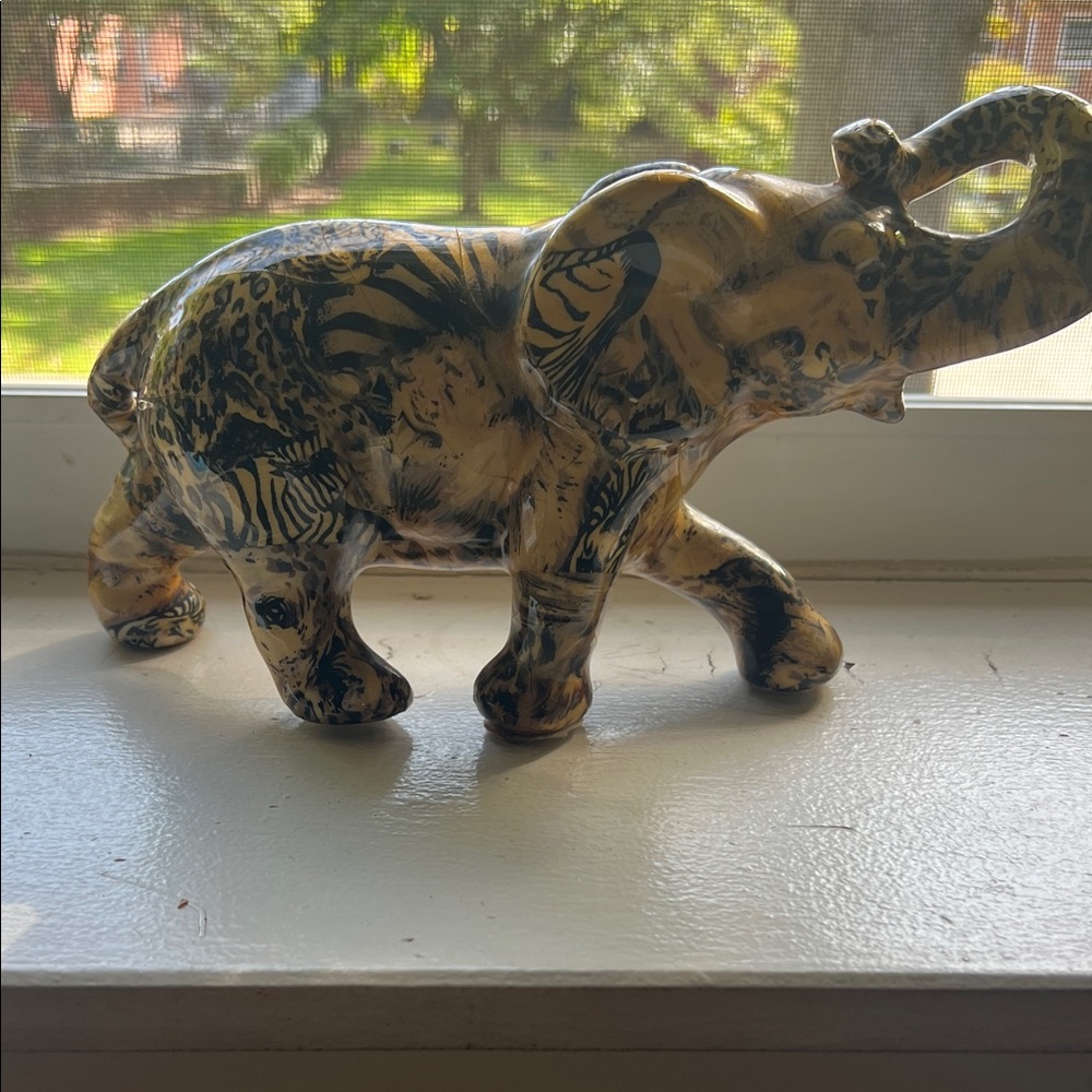 Exquisite Elephant Sculpture - Black and Cream